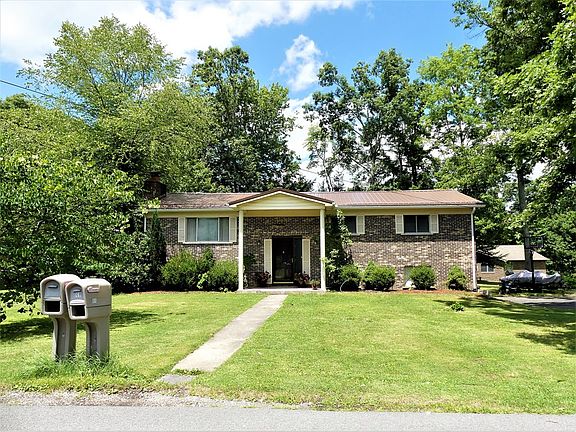 3rd image of 109 Ashworth Dr