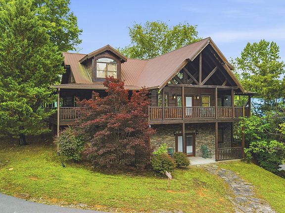 3rd image of 2906 Quiet Oak Way