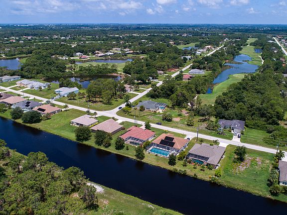 2nd image of 1061 Rotonda Cir