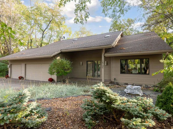 16795 Whittington Walk, Eden Prairie, MN 55346