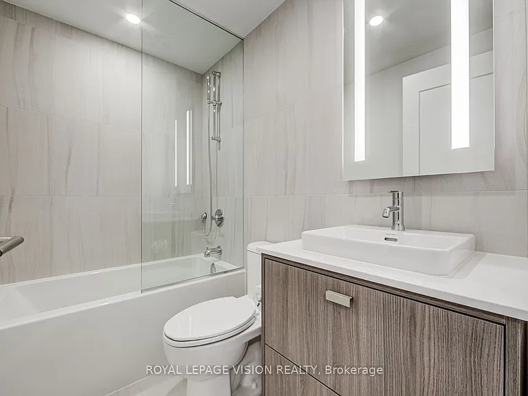 858 Dupont St #723 — Photo 25