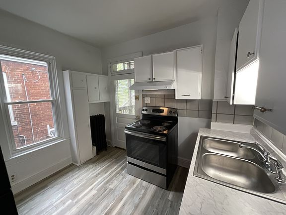 3rd image of 142 W Jackson St #B