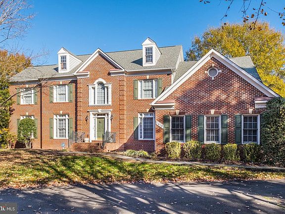 2nd image of 1419 Woodhurst Blvd