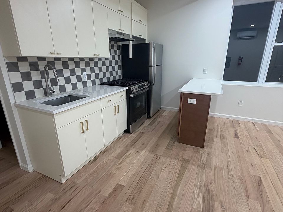 1st image of 15-17 Palisade Ave #5
