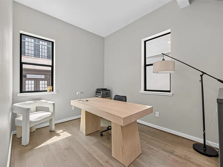 607 Memorial Heights Dr — Photo 14
