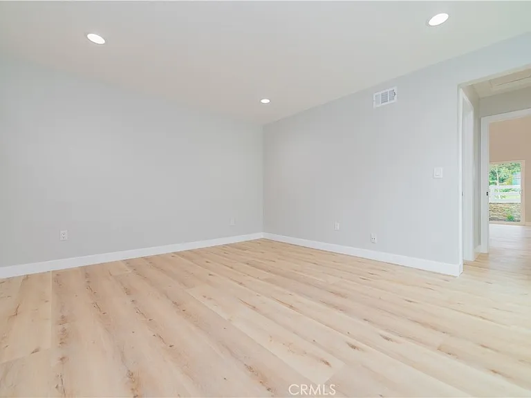 19112 Biddle Dr — Photo 12