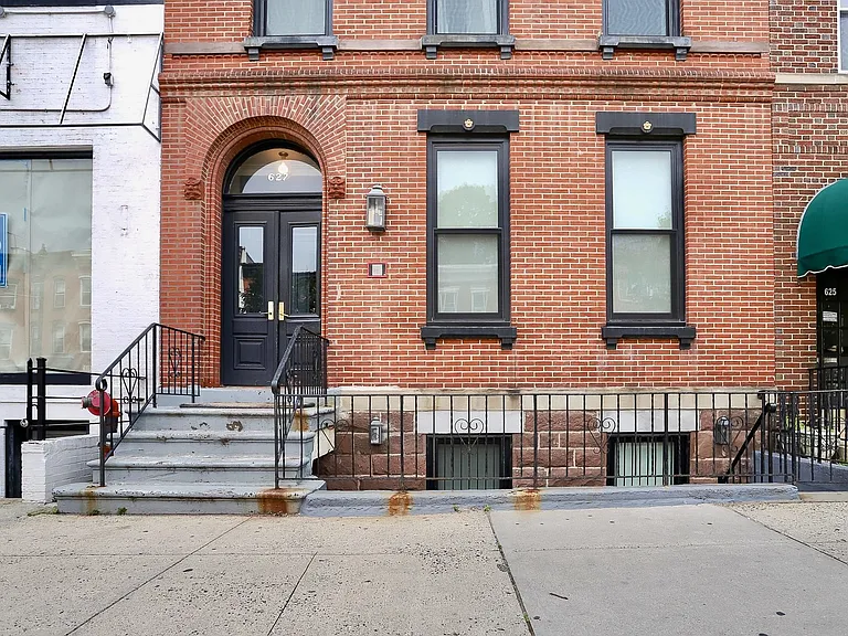 627 Washington St #1 — Photo 16