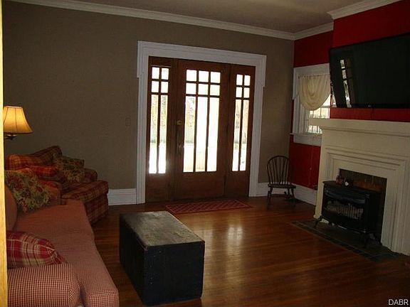 3rd image of 416 E Court St