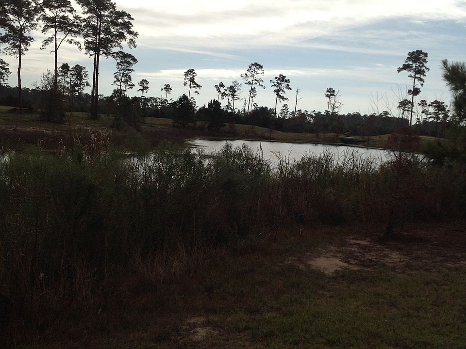 2nd image of 3901 White Oak Dr