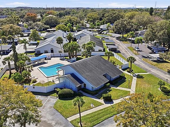 5th image of 2701 COUNTRYSIDE BOULEVARD #102