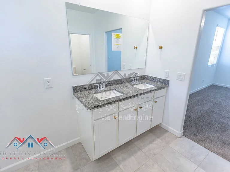 1673 N Wrigley Dr — Photo 32
