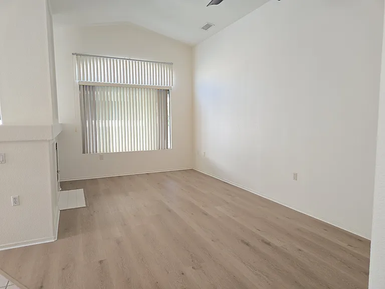 26735 China Dr — Photo 16
