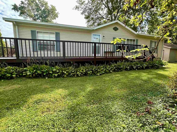 6884 S State Road 10 Rd, Knox, IN 46534