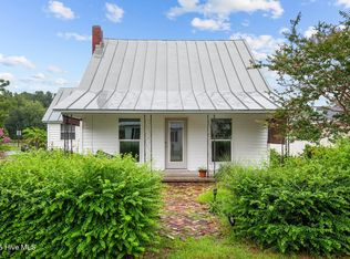 814 N C St, Bridgeton, NC 28519