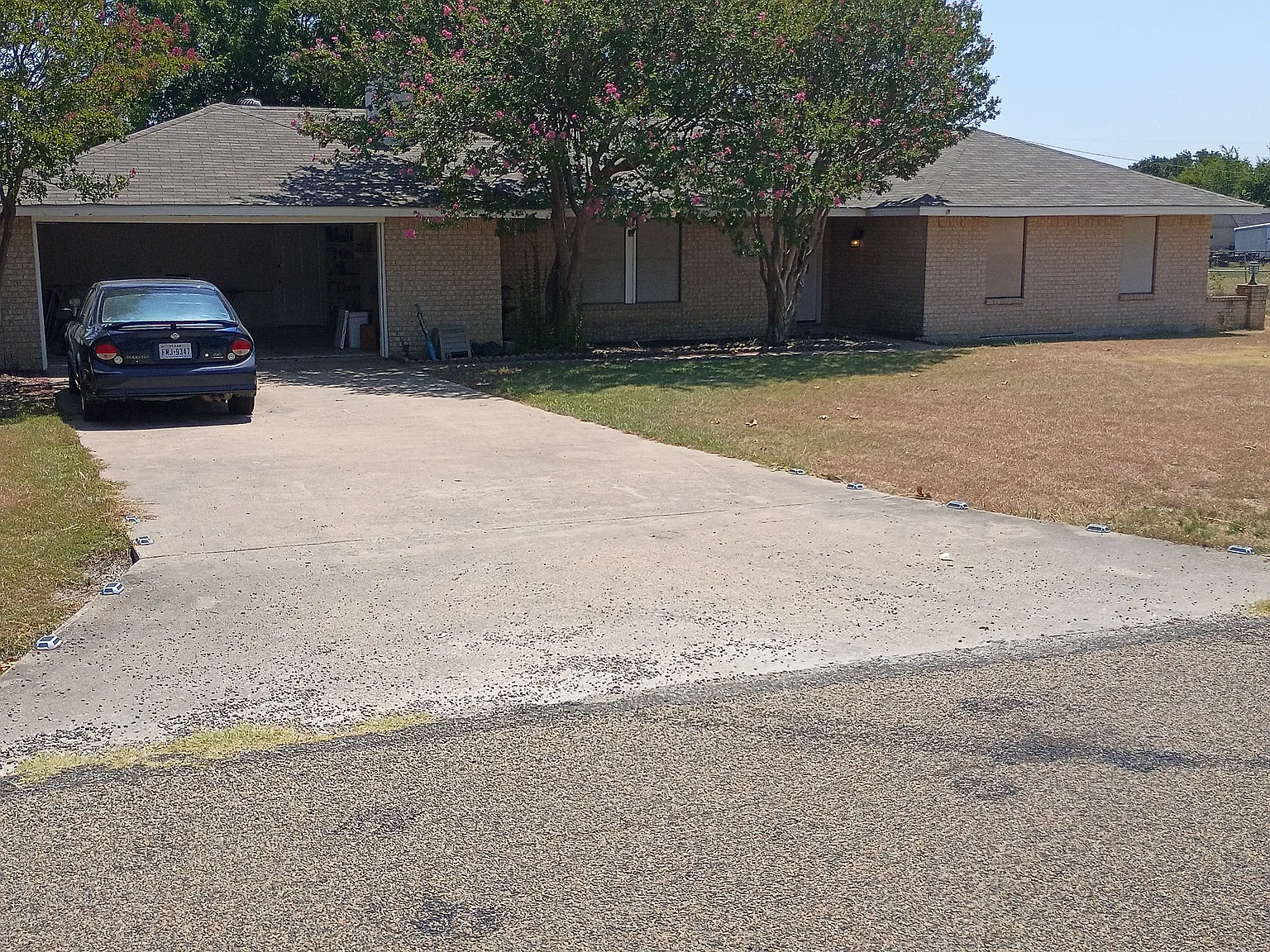 3 bed, 1343 sqft, $2,200 — Photo 1