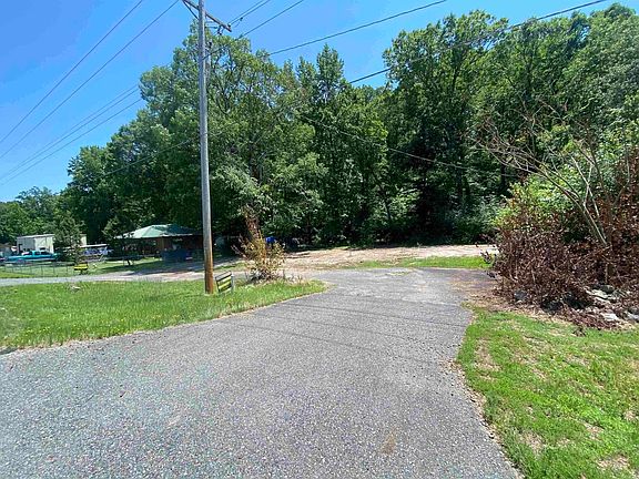 2nd image of 319 N Highway 7