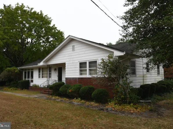 312 S Brewster Rd, Vineland, NJ 08361
