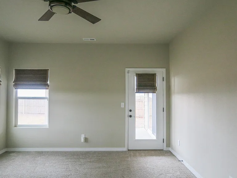 8011 Berwyn Loop — Photo 7