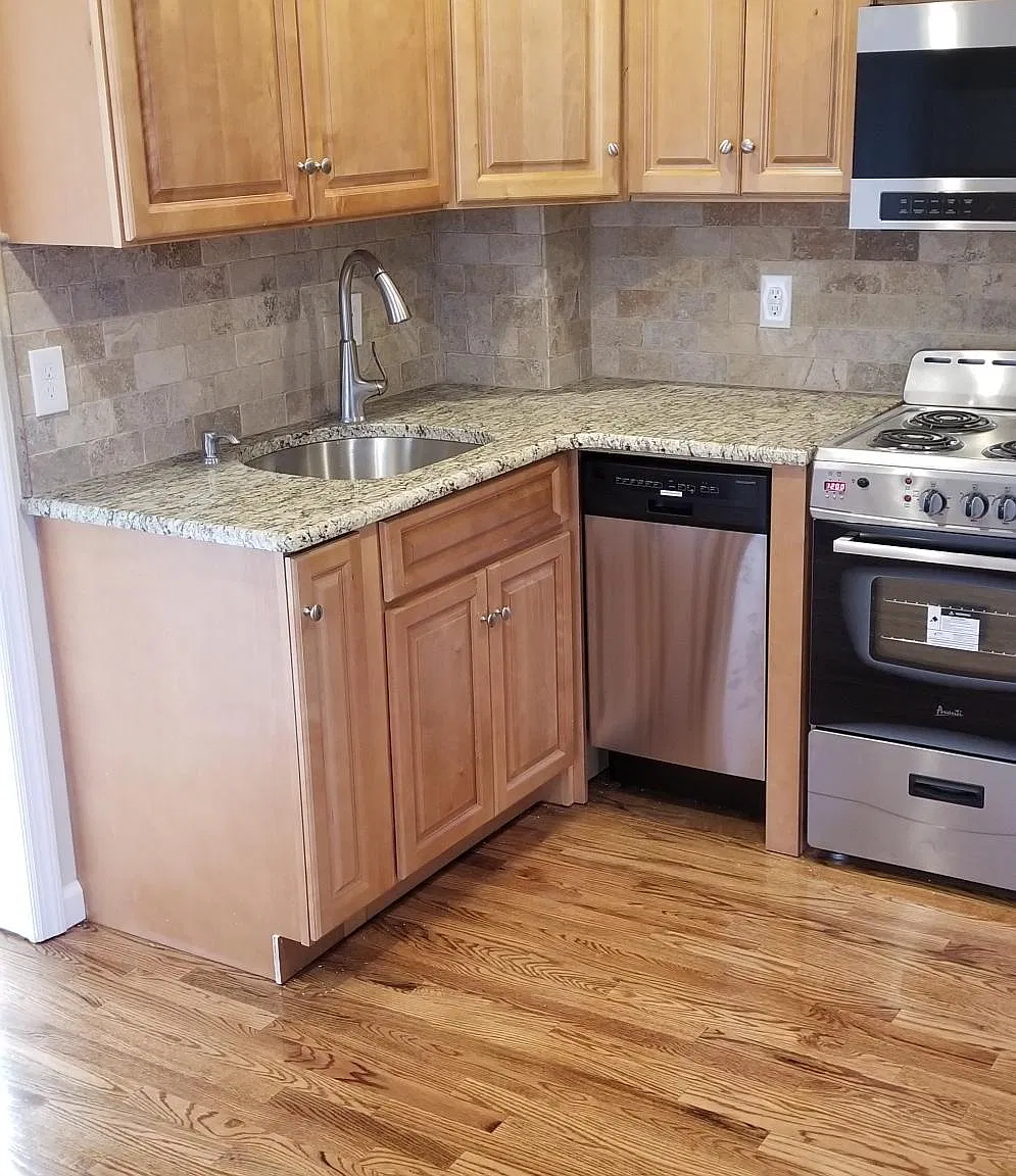 1042 S Elmora Ave — Photo 3