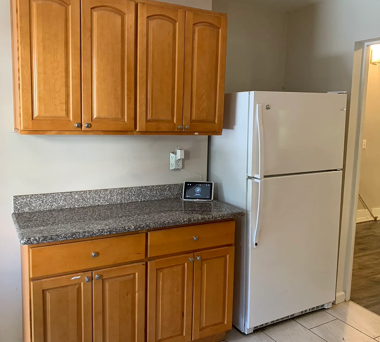 8 bed, 2600 sqft, $750 — Photo 3