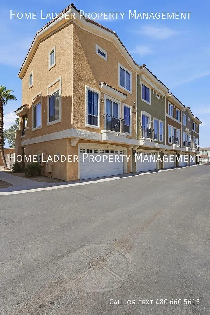 A Bright Townhome with Private Outdoor Space and a 2-Car Garage — Photo 2