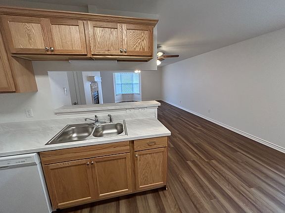 4th image of 4131 Oak Hill Dr