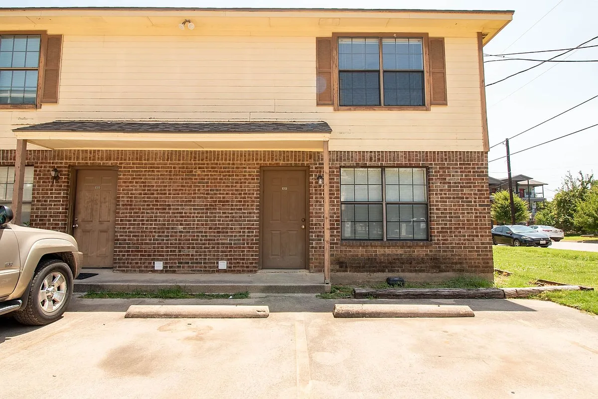 Building Photo - 922 Fannin St #101