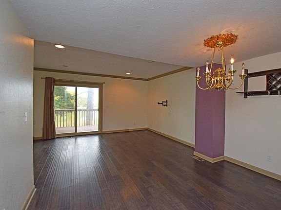3rd image of 4948 Columbia Cir #27-126