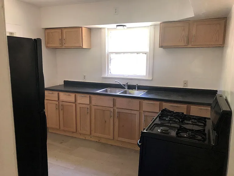 712 Garfield St — Photo 6