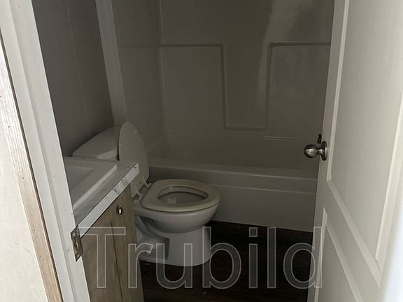5th image of 1877 Blake St