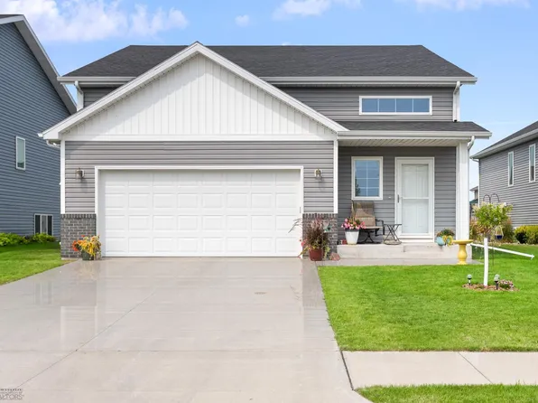 4557 13th St S, Moorhead, MN 56560