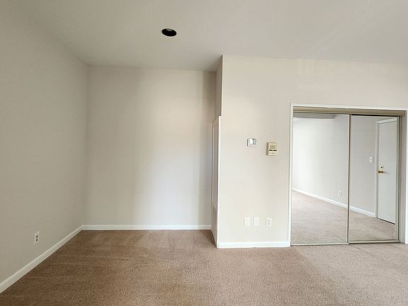 3rd image of 202 Skyhill Rd APT 7