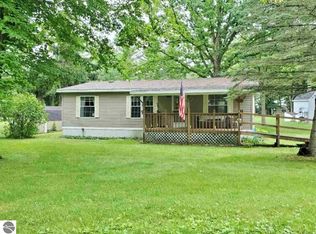 28 Backache Bnd, Elwell, MI 48832