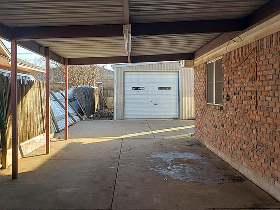 4th image of 108 SW 64th Ter