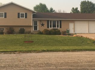 412 Plumb St, Olpe, KS 66865