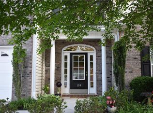 104 Berwick Ct, Easley, SC 29642