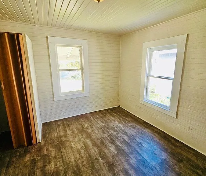 1135 Polk St W — Photo 25