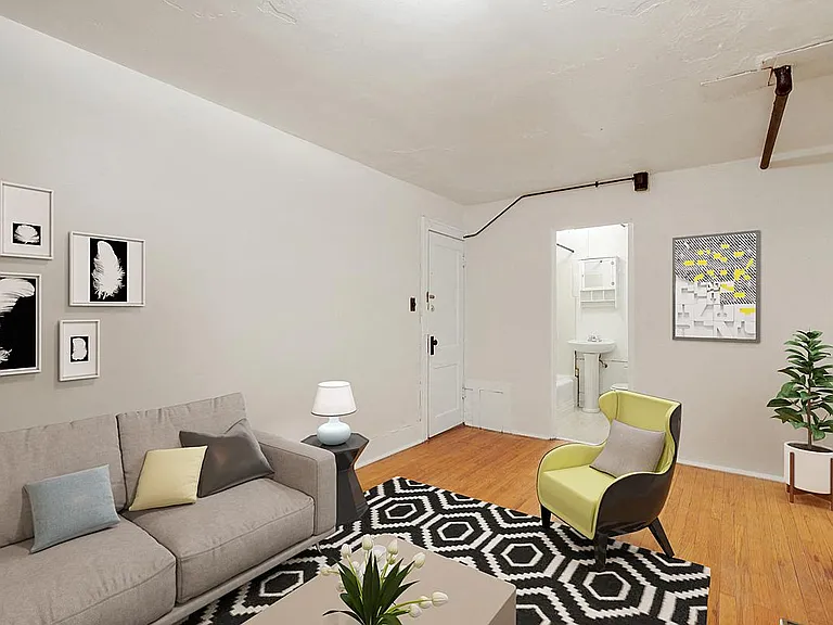 Corona Court Apartments — Photo 3
