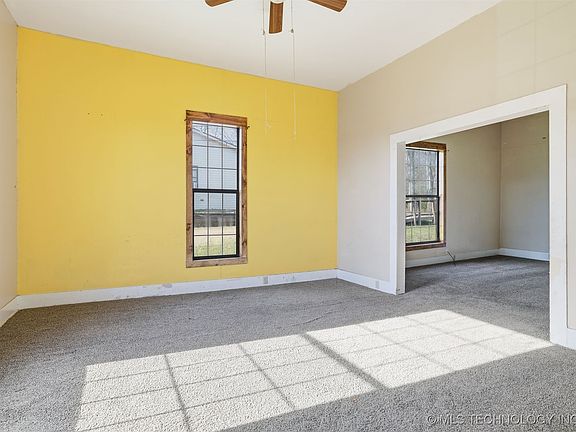 5th image of 233 W 3rd St