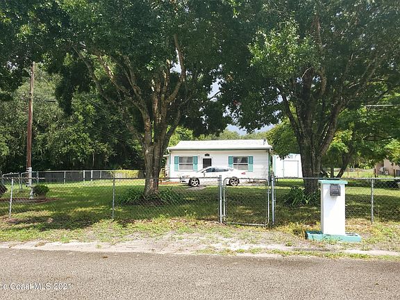 2nd image of 2641 Pineapple Ave