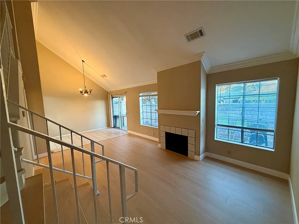 2 bed, 982 sqft, $2,500 — Photo 4