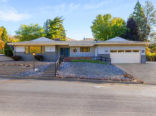 1777 Arlington Dr, Klamath Falls, OR 97601