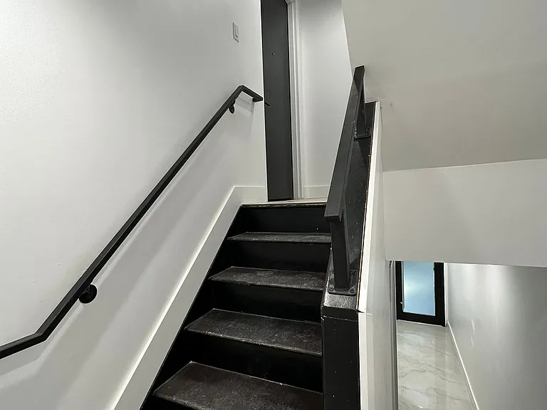 1129 Broadway #1R — Photo 8