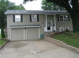 9341 Mullen Rd, Lenexa, KS 66215