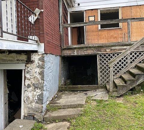 3rd image of 200 Jackson St