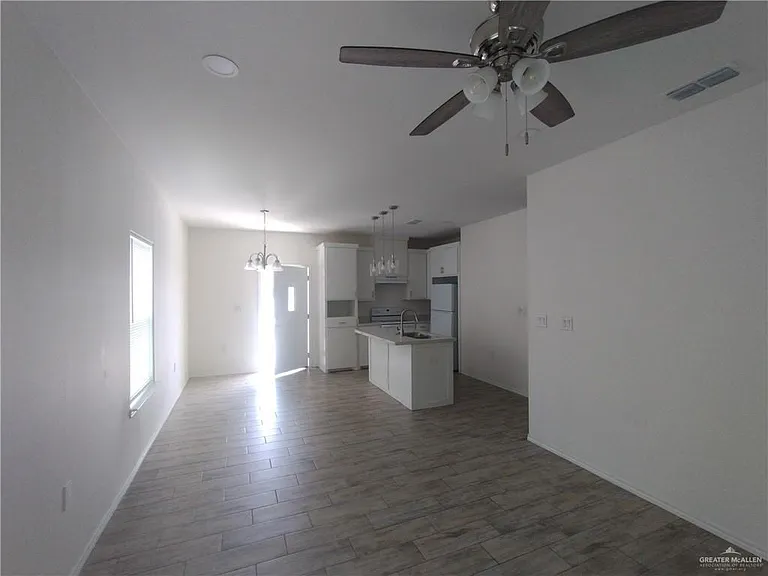 2332 N Valley Cir — Photo 5