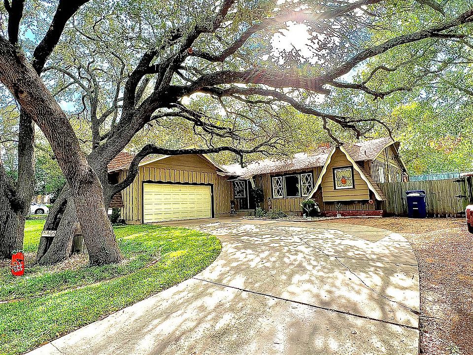 1st image of 3907 Glenwood Dr