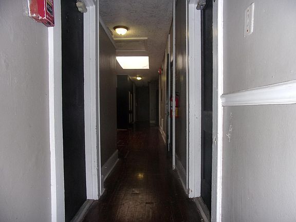 2nd image of 205 16th Ave NE APT 5