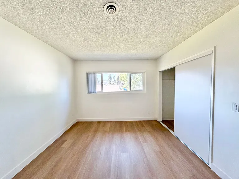 Garden Walk Apartments — Photo 37