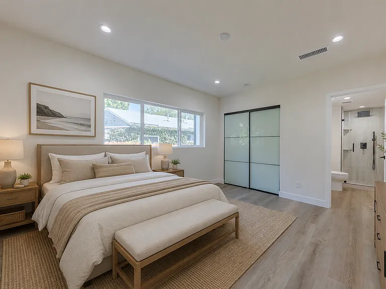 2536 Cotner Ave — Photo 6